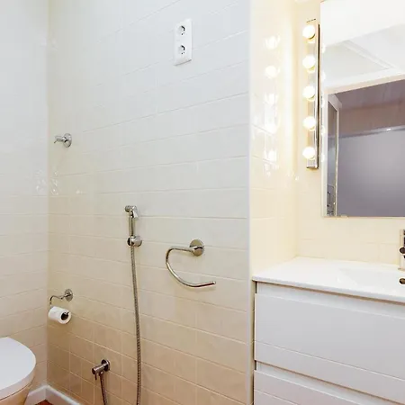 Apartment Alfama First Floor